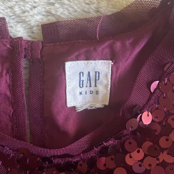 Gap plum Sequined A Line Dress size 6/7 special occasion
Holidays - Picture 2 of 7